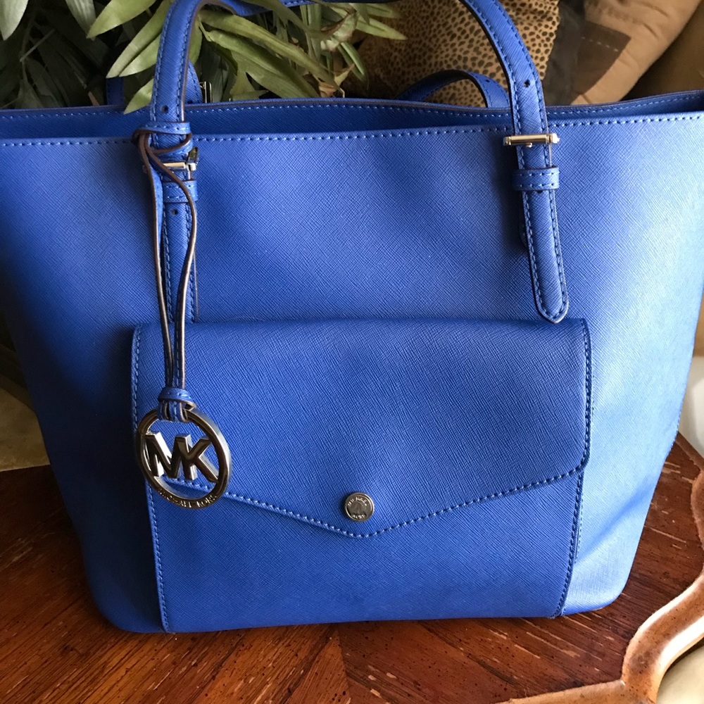 Gorgeous Michael Kors bag
